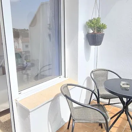Appart Terrasse A L Escala Apartment L'Escala